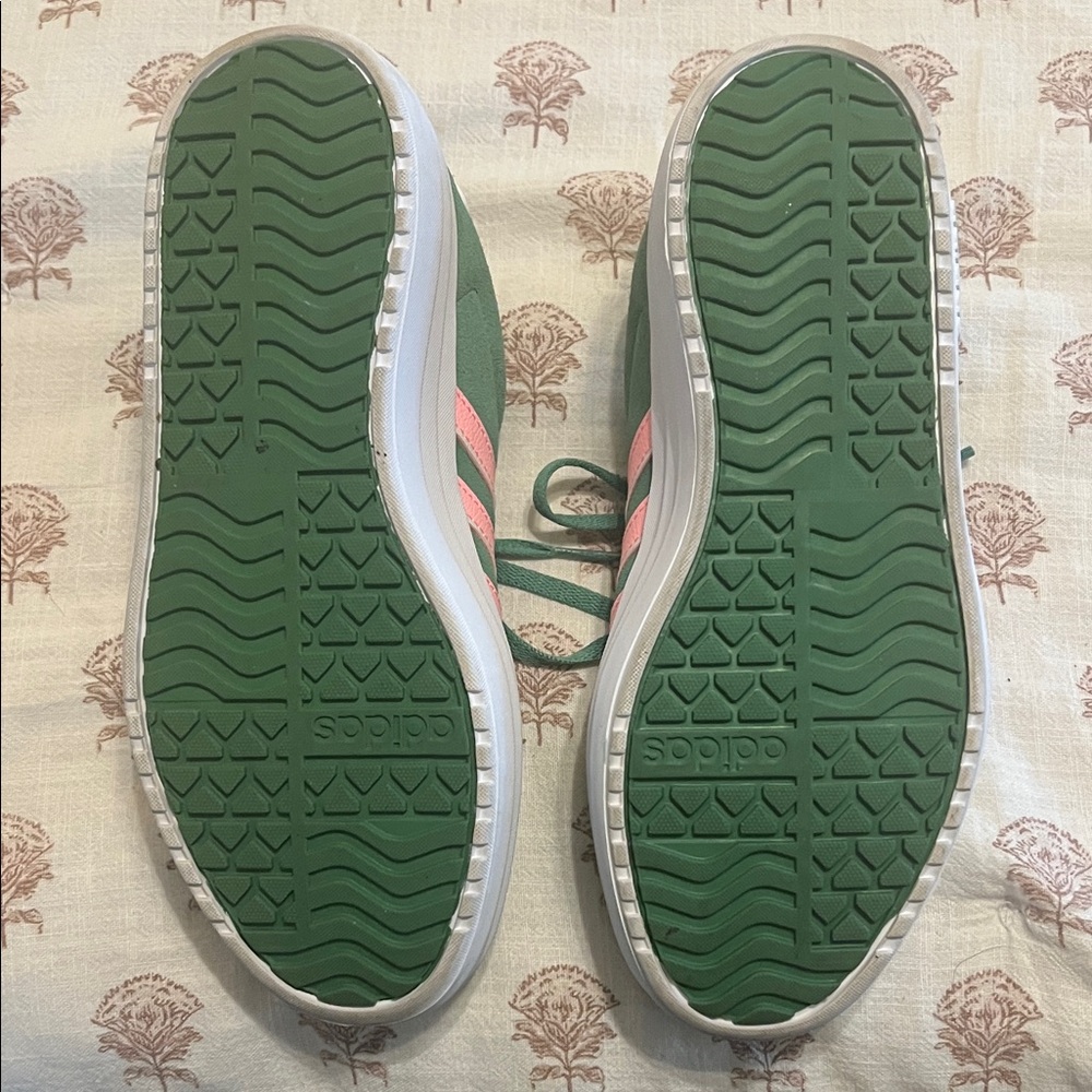 adidas Women's Green Suede Sneakers with Pink Stripes - Only worn twice! - Picture 3 of 5